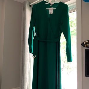 Emerald green wrap dress chic